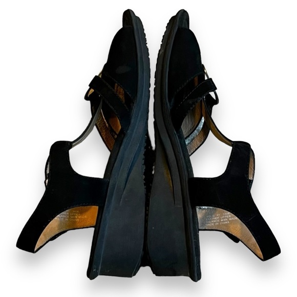 Umberto Raffini Yoli Wedge Sandals Black Suede T Strap Open Toe  EU41/US 10-10.5 - Picture 9 of 12